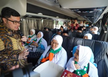 Berangkat dari SLG, Mas Dhito Lepas 1.213 Calon Jemaah Haji Kabupaten Kediri