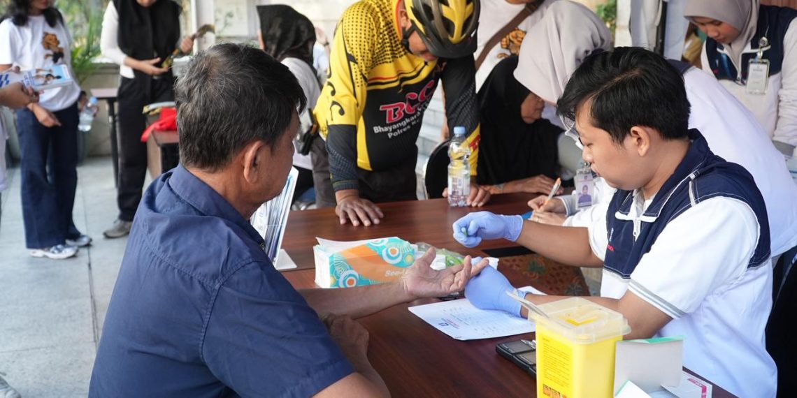 Dekatkan Pelayanan, Imigrasi Kediri Buka Layanan Eazy Passport dan Cek Kesehatan Gratis di Area CFD