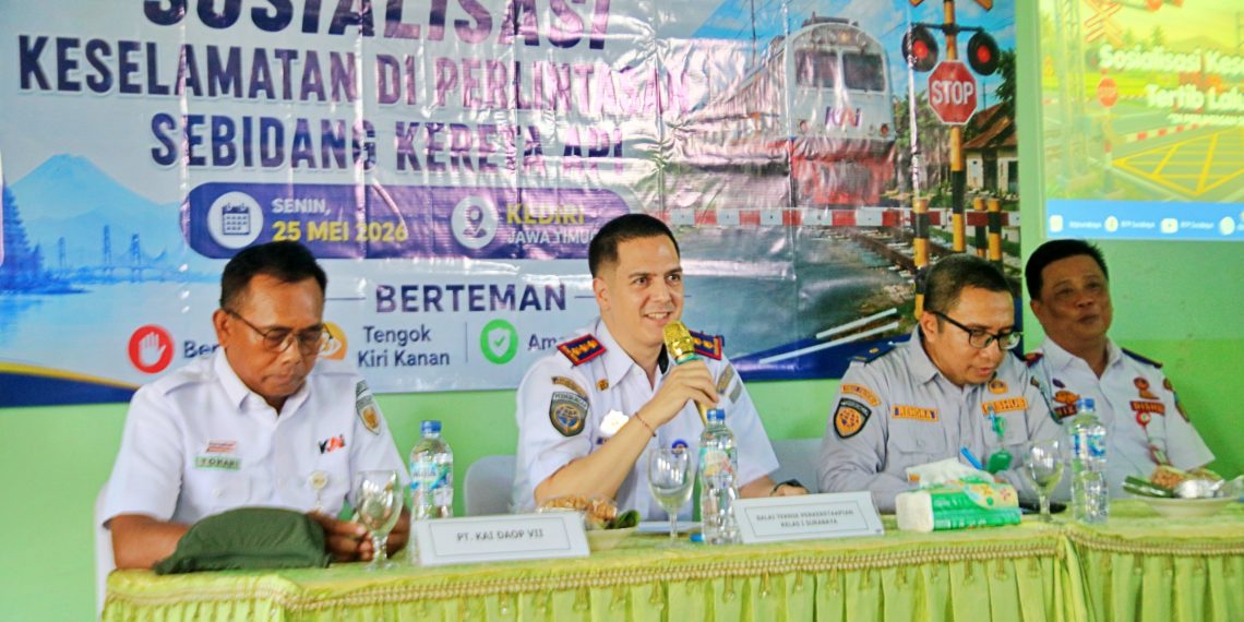 Tekan Angka Kecelakaan, KAI Daop 7 Bersama Dishub Jatim Gelar Sosialisasi Keselamatan di Perlintasan Sebidang Jambean Kediri
