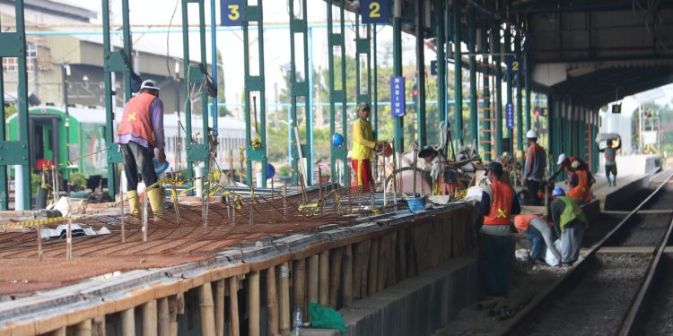 Tingkatkan Kenyamanan Pelanggan, KAI Daop 7 Madiun Lakukan Penataan Besar-besaran di Stasiun Madiun