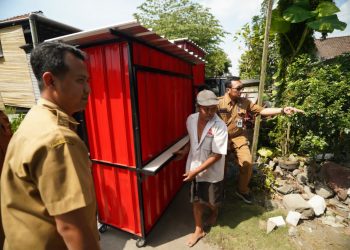 Kisah Mbah Mari Warga Puncu Kediri, Dapat Bantuan Rombong Kontainer dan Bedah Rumah dari Mas Dhito