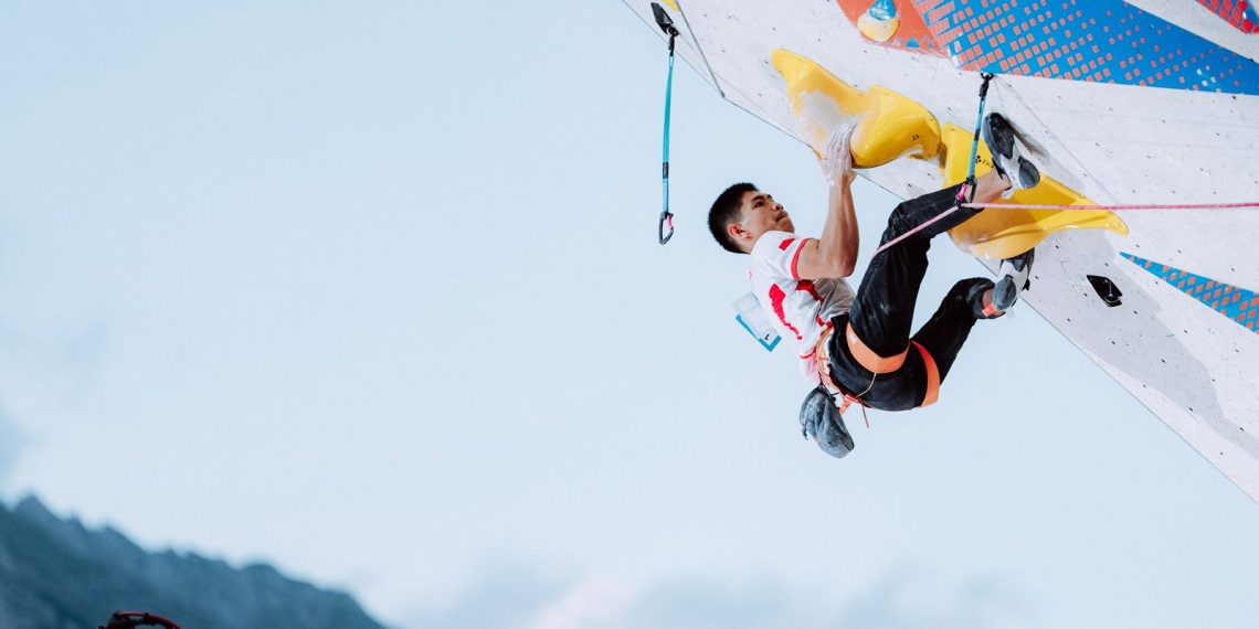 Sejarah! Atlet Kediri Putra Tri Ramadani Raih Emas Nomor Lead di World Climbing Series Praha 2026