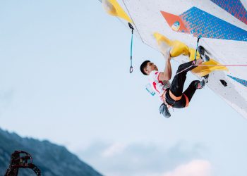 Sejarah! Atlet Kediri Putra Tri Ramadani Raih Emas Nomor Lead di World Climbing Series Praha 2026