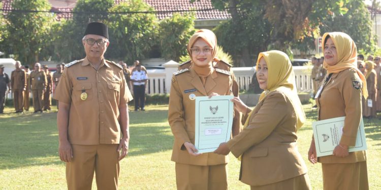 Serahkan SK Kenaikan Pangkat 38 PNS, Mbak Wali Apresiasi Penghargaan Zero BTS dari BKN