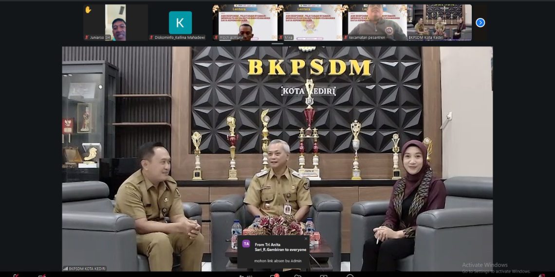 Dispendukcapil Kediri Gencarkan Aktivasi IKD Door-to-Door, Ingatkan Warga Jaga Keamanan Data Pribadi