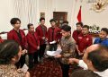 Usai Dialog, Wapres Gibran Salat Magrib Berjamaah dengan Mahasiswa