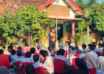 KAI Daop 7 Madiun Edukasi Ratusan Siswa dan Guru Terkait Keselamatan Jalur Kereta Api