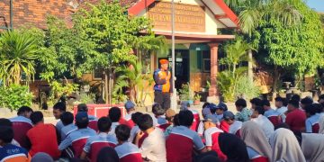 KAI Daop 7 Madiun Edukasi Ratusan Siswa dan Guru Terkait Keselamatan Jalur Kereta Api