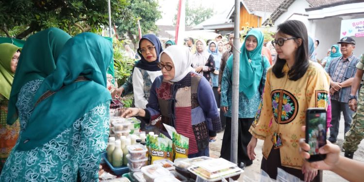 Menteri PPPA Puji Kawasan P2L Desa Tertek Pare, Nilai Lengkap dan Layak Jadi Percontohan Nasional