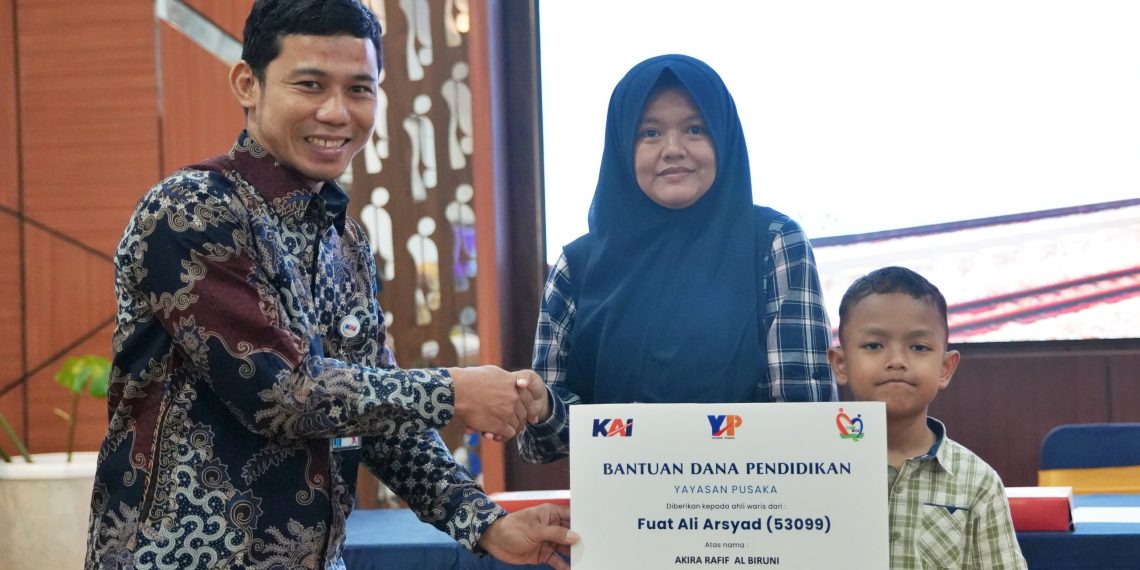 Yayasan Pusaka Salurkan Bantuan Pendidikan Ratusan Juta Rupiah untuk Anak Yatim Piatu KAI Daop 7 Madiun