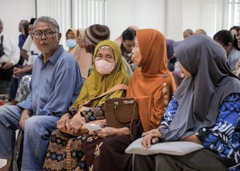 Penyaluran PKH Plus Kota Kediri Ringankan Beban Ratusan Lansia