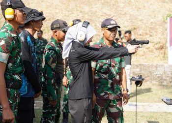 Sambut HUT ke-80 Polri, Wali Kota Kediri Bersama Forkopimda Plus Ikuti Lomba Menembak dan Naik Rantis Anoa
