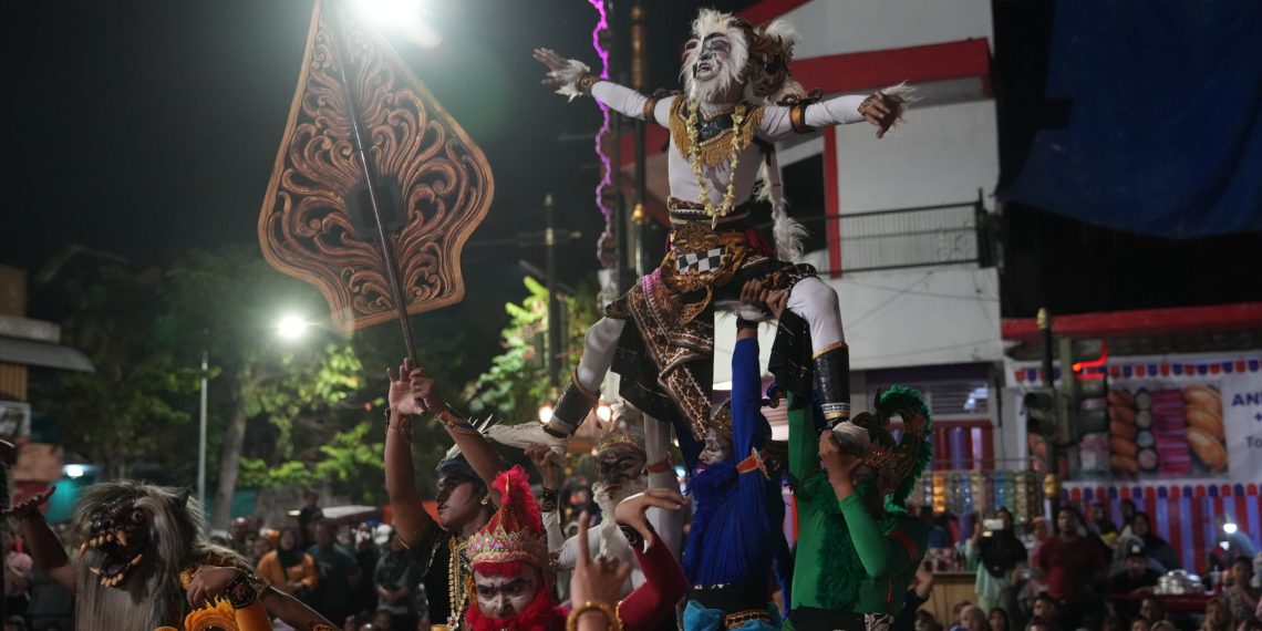 Semarakkan Hari Jadi ke-108 Kota Madiun, KAI Daop 7 Unjuk Gigi di Ajang Madiun Spektra Carnival 2026