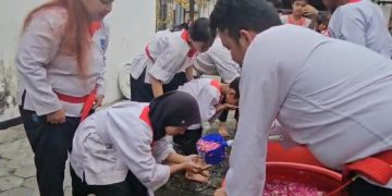Merpati Putih Cabang Kota Kediri Gelar Tradisi Jamasan Suro, Gunakan Air dari 7 Sumber Bersejarah