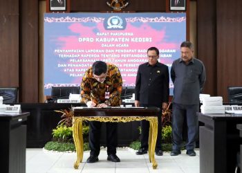 Pemkab dan DPRD Kediri Sepakati Raperda Pertanggungjawaban Pelaksanaan APBD 2025