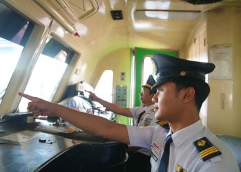 KAI Daop 7 Madiun Edukasi Operator Kereta Api Terkait Posisi Duduk Ergonomis demi Keselamatan Perjalanan