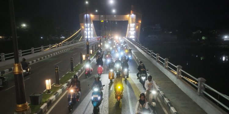 Wali Kota Vinanda Prameswati Ikuti Riding Bareng Peserta Jambore Nasional Smallframe Indonesia di Kediri
