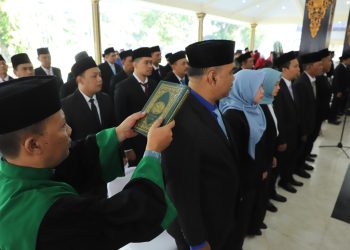 Bupati Warsubi Lantik 81 Pejabat Administrator dan Pengawas di Lingkungan Pemkab Jombang