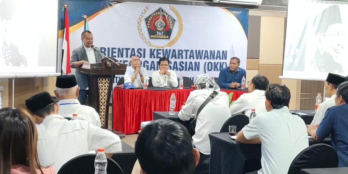 PWI Jombang Gelar OKK Angkatan XXVI, Ketua PWI Jatim Ingatkan Tantangan Pers di Era AI