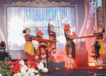 Drama Tari Calon Arang Kolosal Semarakkan Festival Kali Brantas V Universitas Nusantara PGRI Kediri