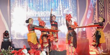 Drama Tari Calon Arang Kolosal Semarakkan Festival Kali Brantas V Universitas Nusantara PGRI Kediri