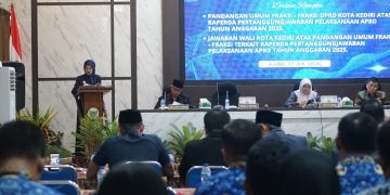 Vinanda Prameswati Sampaikan Jawaban Pandangan Umum Fraksi DPRD Kota Kediri Terkait APBD 2025