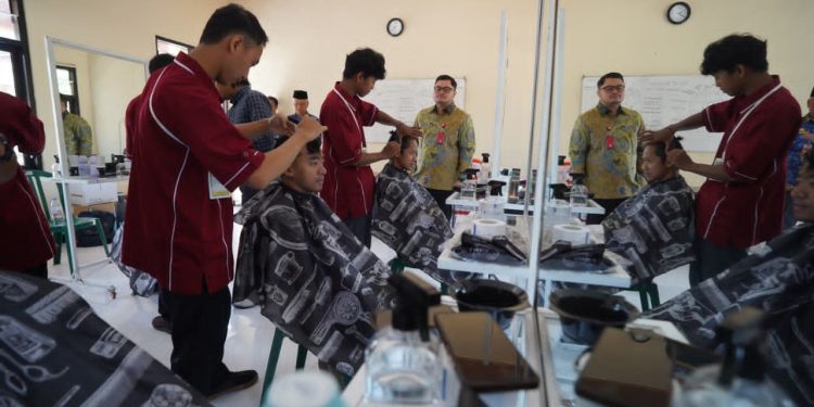 Mas Dhito Tinjau Pelatihan di BLK Bogo, Siapkan Pemuda Kediri Magang Kerja ke Jepang