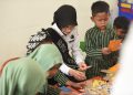 Melalui Gerakan IBUJARI, Wali Kota Kediri Vinanda Prameswati Jadi Guru Sehari dan Tanamkan Karakter Anak Sejak Dini