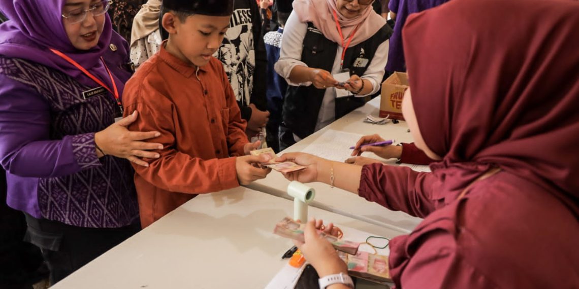Puncak Peringatan Hari Jadi Ke-1147 Kota Kediri, Pemkot Salurkan Santunan Rp600 Ribu untuk 1.407 Anak Yatim