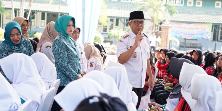 Tingkatkan Kesehatan Generasi Muda, Pemkot Kediri Gelar Aksi Bergizi dan Tekan Anemia di SMPN 1 Kota Kediri