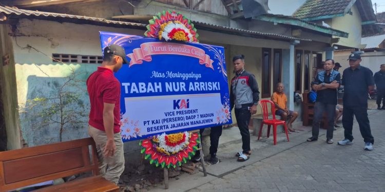 KAI Daop 7 Madiun Berikan Santunan dan Kunjungi Korban Insiden Perlintasan Sebidang Saradan