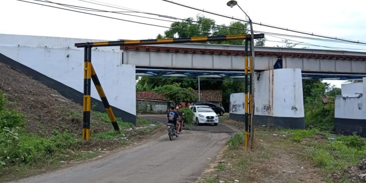 Truk Boks Tabrak Portal Underpass di Nganjuk, KAI Daop 7 Madiun Ingatkan Batas Tinggi Kendaraan
