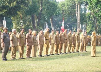 Hari Pertama Sekolah, Mbak Wali Gerakkan ASN Kediri Ikuti Aksi Ayah Mengantar Anak