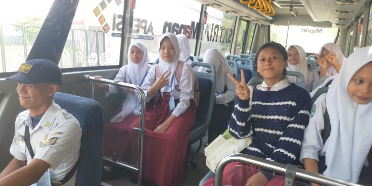 Hari Pertama MPLS, Dinas Perhubungan Kota Kediri Optimalkan Layanan Bus Sekolah Gratis