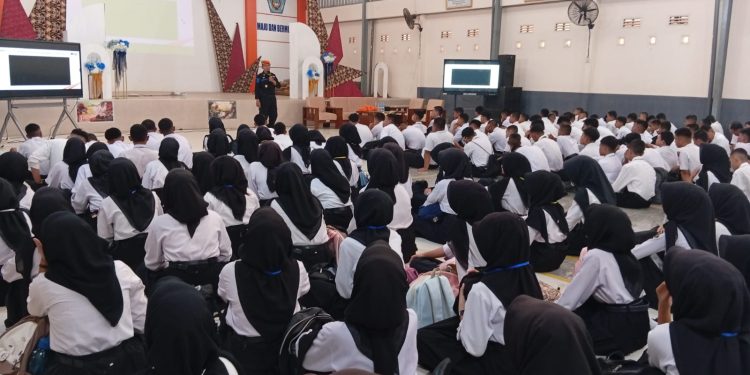 Edukasi Keselamatan, KAI Daop 7 Madiun Gelar Sosialisasi di SMKN 1 Rejotangan Tulungagung