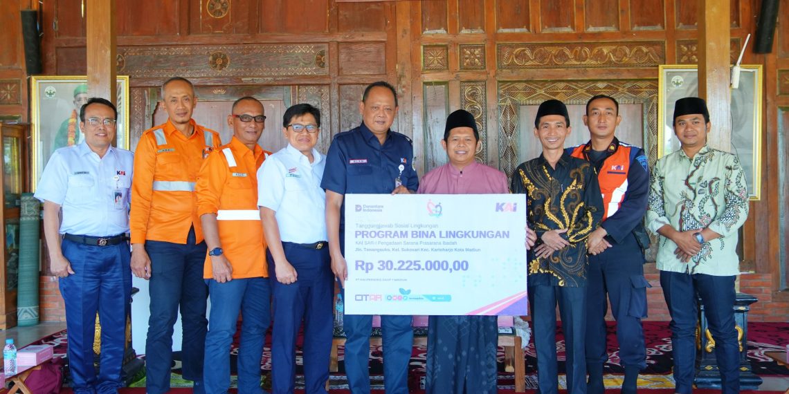 KAI Daop 7 Madiun Salurkan Bantuan TJSL untuk Sarana Ibadah dan Fasilitas Pendidikan