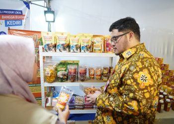 Buka Gebyar UMKM Hari Koperasi ke-79, Mas Dhito Dorong Pelaku Usaha Masuk Pasar Digital