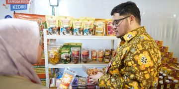 Buka Gebyar UMKM Hari Koperasi ke-79, Mas Dhito Dorong Pelaku Usaha Masuk Pasar Digital