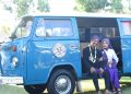 Unik, 53 Pasangan di Kota Kediri Gelar Nikah Massal dalam Mobil VW Kombi dan Raih Rekor MURI