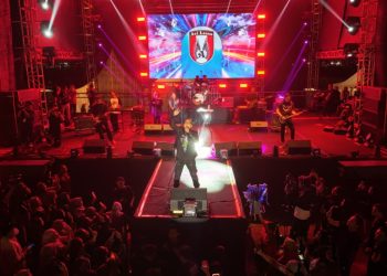 Puncak Perayaan Hari Jadi Ke-1147 Kota Kediri, Ribuan Warga Padati Konser Ari Lasso di GOR Jayabaya