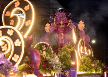 PT Gudang Garam Tbk Usung Tema Kerajaan Bunga Anggrek di Dhoho Night Carnival 2026