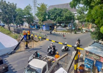 KAI Daop 7 Madiun Imbau Pengguna Jalan Waspadai Batas Ketinggian Usai Insiden Pembatas Ditabrak Kendaraan