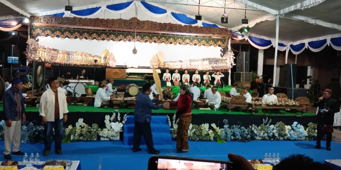 Puncak Peringatan Dies Natalis ke-49, UNP Kediri Gelar Wayang Kulit Semalam Suntuk dan Serahkan Anugerah Kampus 2026