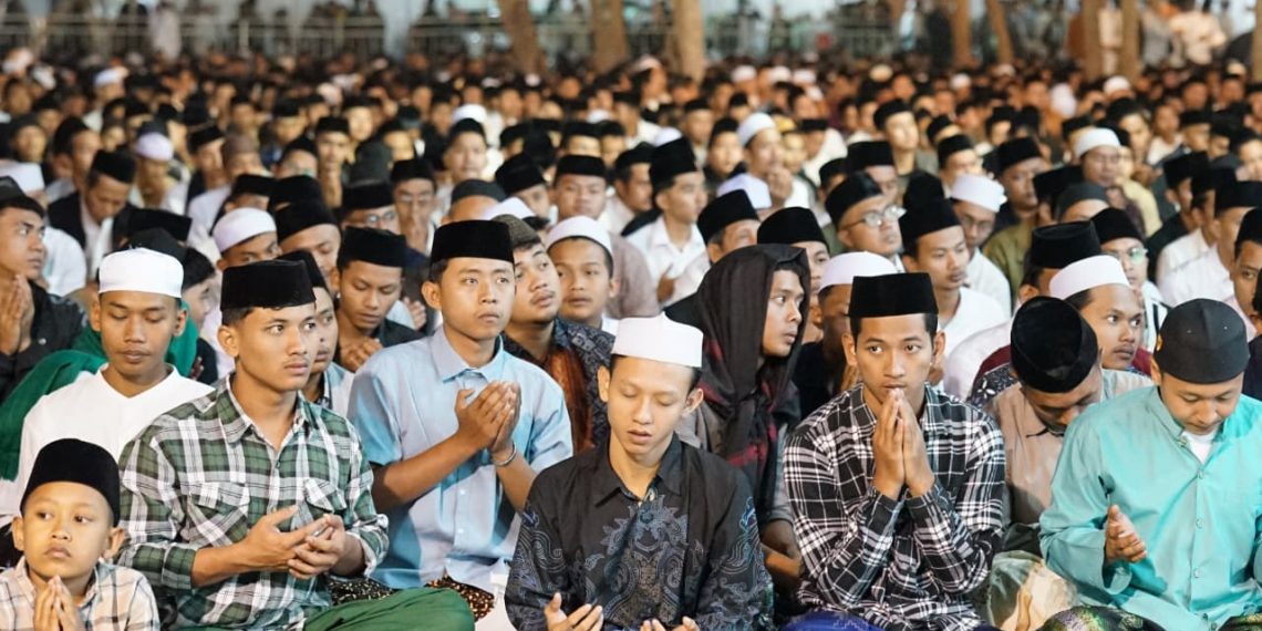 Hadir di Haul ke-15 KH Imam Yahya Mahrus, Wawali Kota Kediri Mohon Doa Restu Masyayikh Lirboyo