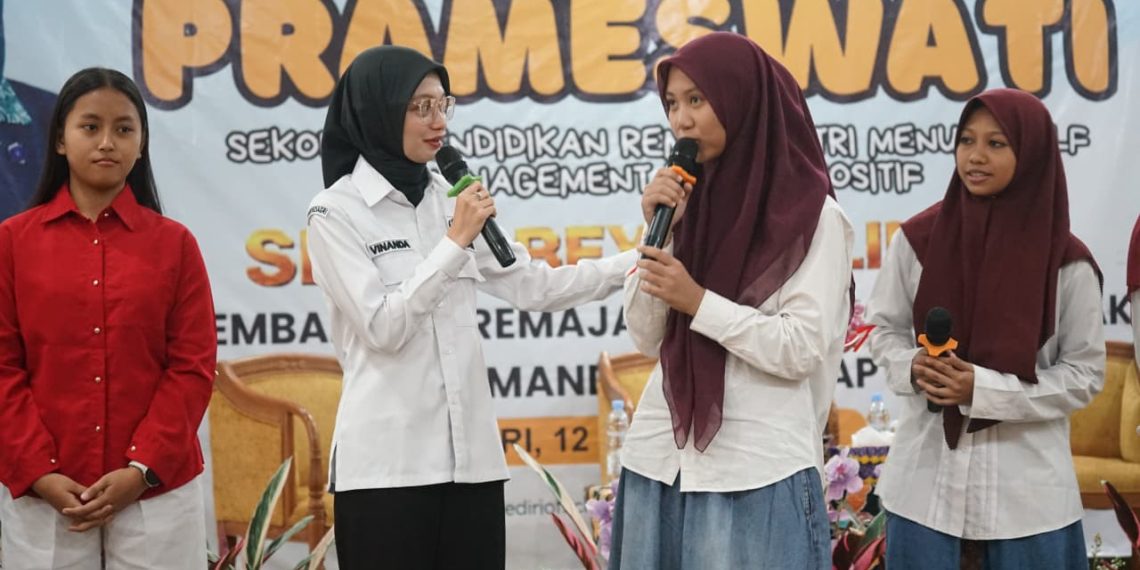 Membentuk Karakter Remaja Putri, Wali Kota Kediri Resmikan Program Sekolah Prameswati