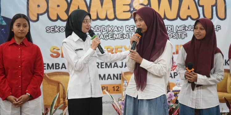 Membentuk Karakter Remaja Putri, Wali Kota Kediri Resmikan Program Sekolah Prameswati