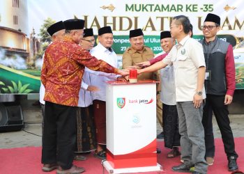 Wujudkan Kolaborasi Lintas Agama, Bupati Jombang Resmikan Posko Ramah Muktamirin di Pasar Ngrawan
