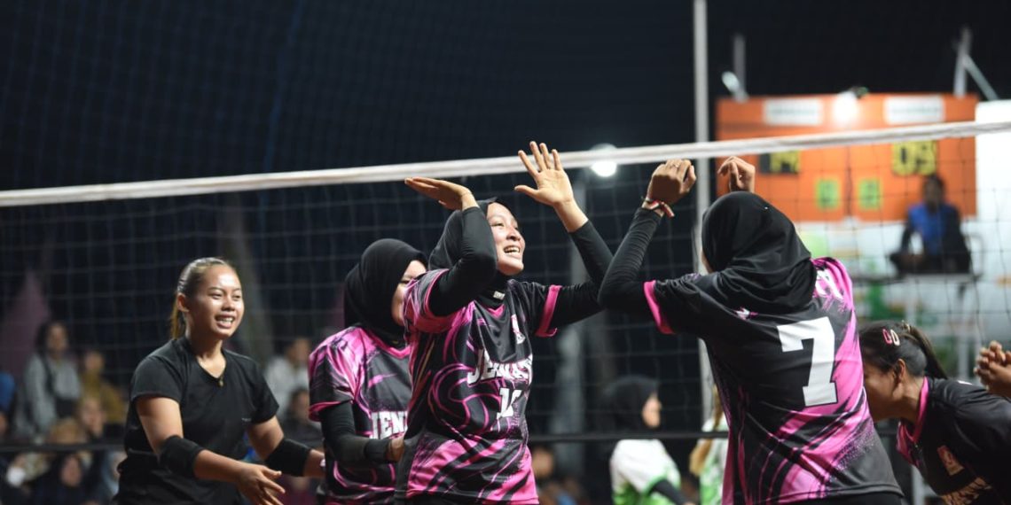 Tim Ngampel dan Jamsaren Sabet Gelar Juara Turnamen Bola Voli Wali Kota Kediri Cup 2026