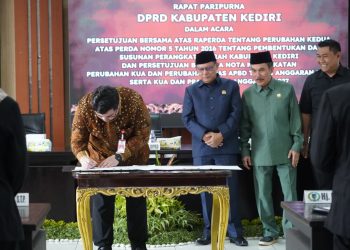 Rampingkan Struktur Organisasi, Pemkab Kediri dan DPRD Sahkan Raperda Perubahan Perangkat Daerah
