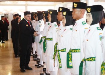 Bupati Kediri Kukuhkan 75 Anggota Paskibraka Kabupaten Kediri Tahun 2026